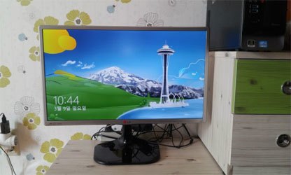 Màn hình máy tính LG 24MP56HQ với thiết kế hiện đại